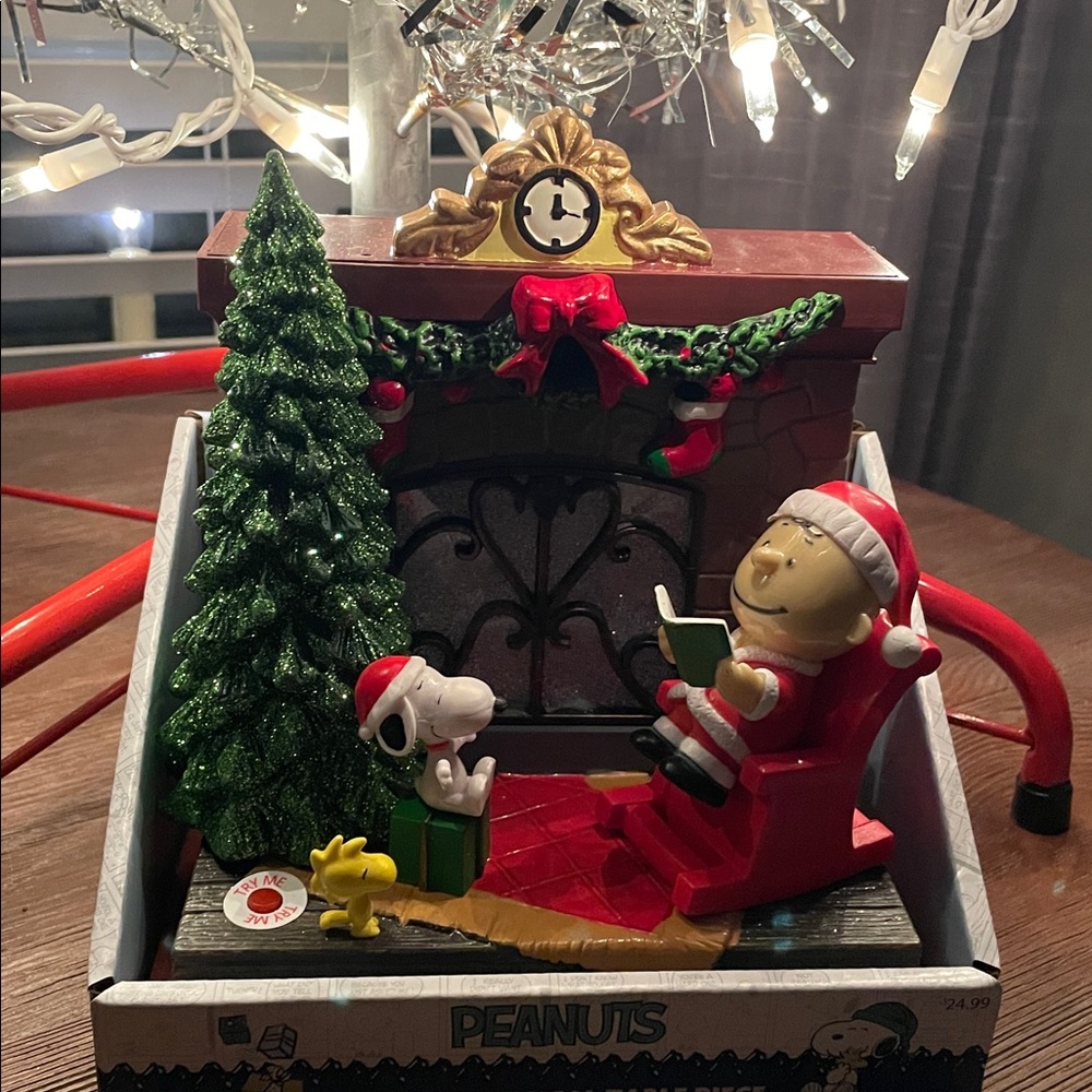 NEW! Peanuts, Light up Musical Table Piece